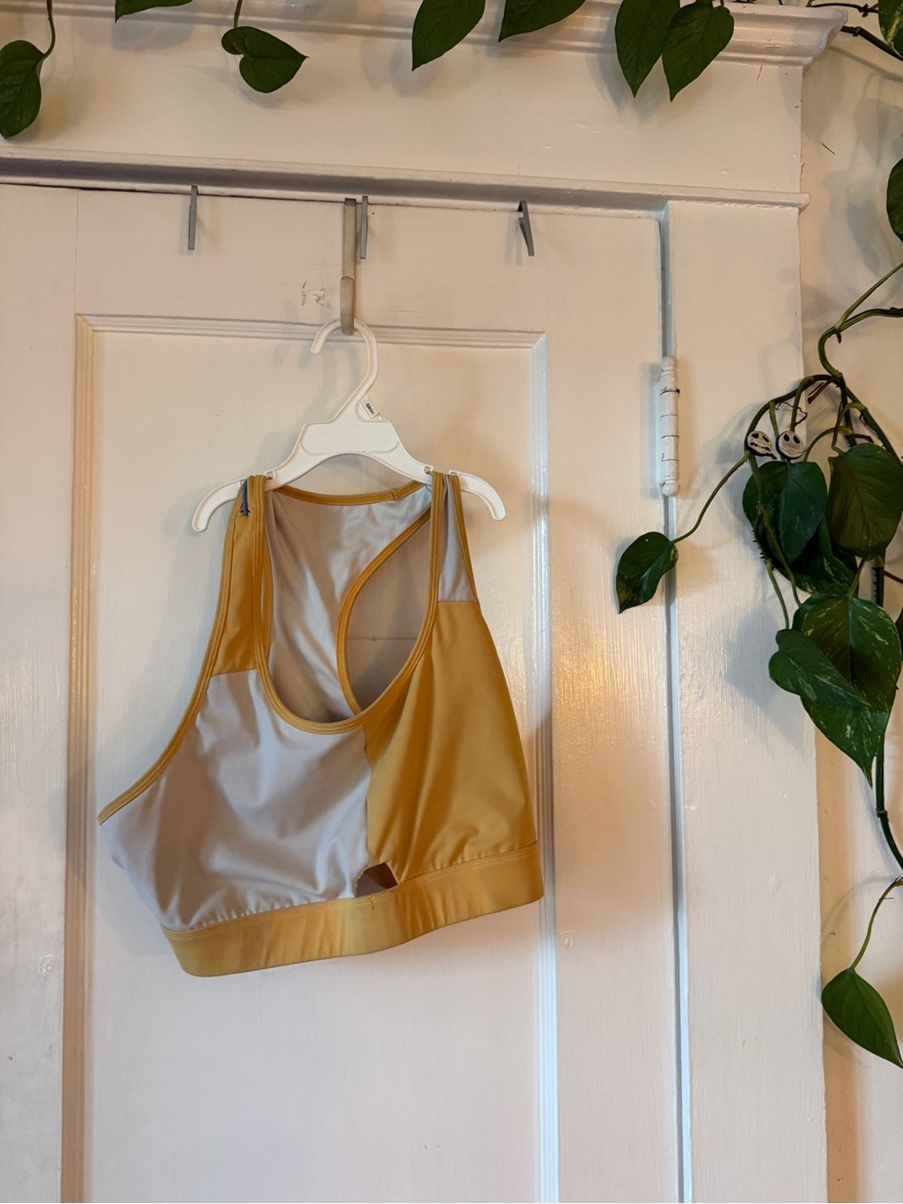 Active ZYIA size L Two-Tone Sports Bra in Mustard